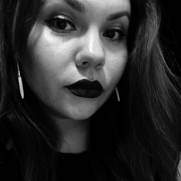 Meet your Posher, Gladys - Picture 2 of 2